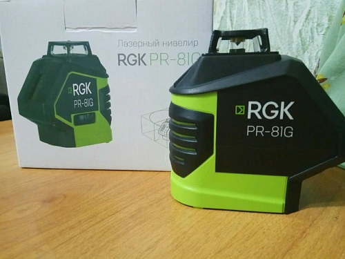 RGK PR-81G + штатив - лазерный нивелир с зеленым лучом