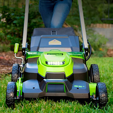 Greenworks GD60LM61